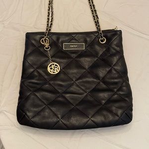 DKNY - NWOT Black leather quilted purse